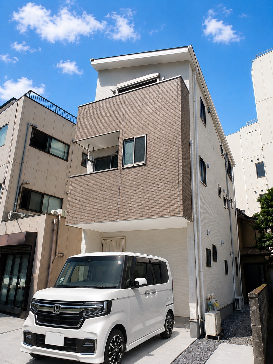 駅前の狭小18坪に家族7人の二世帯住宅が完成しました！288