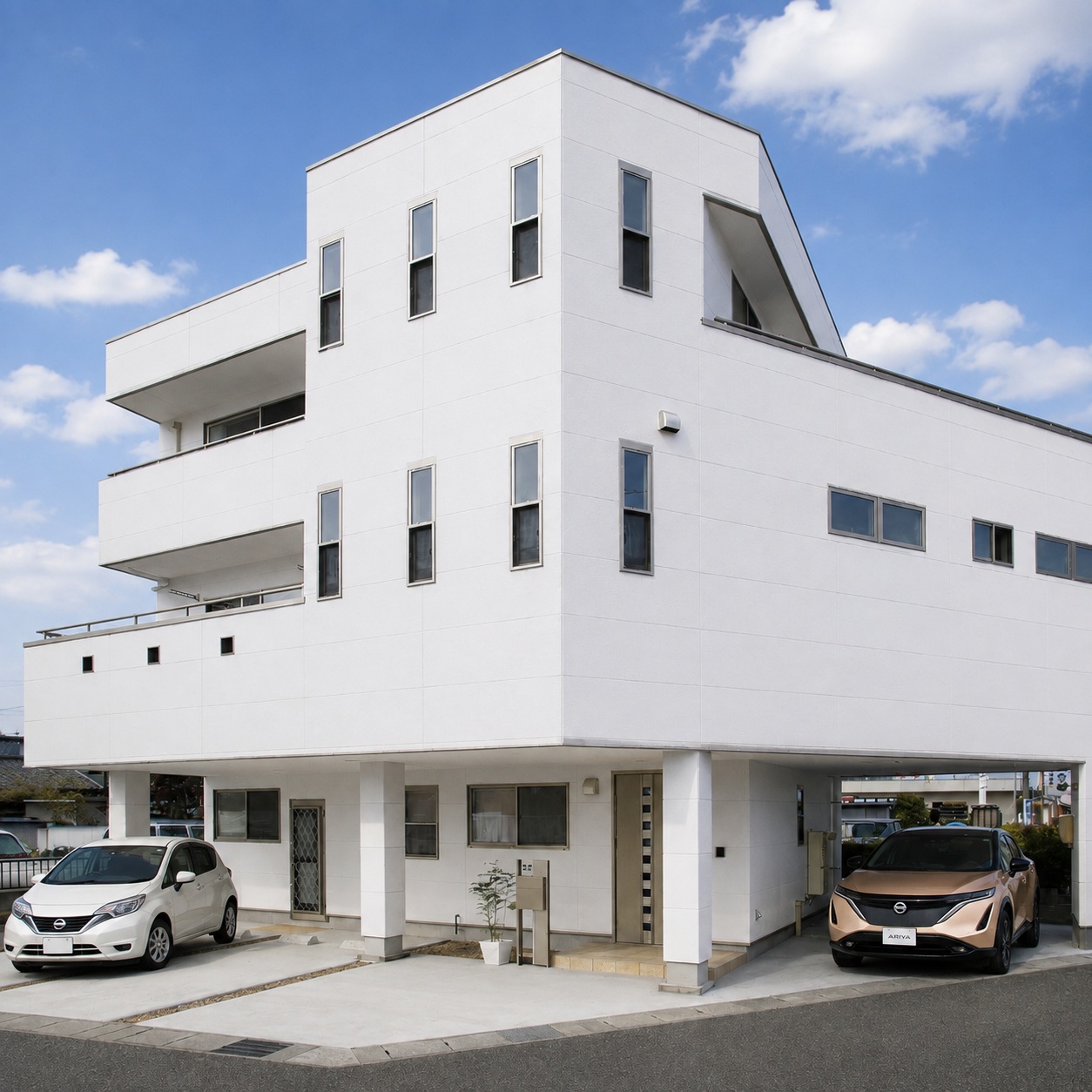 商業施設を彷彿とさせる圧倒的なビルトインガレージ付き３階建…