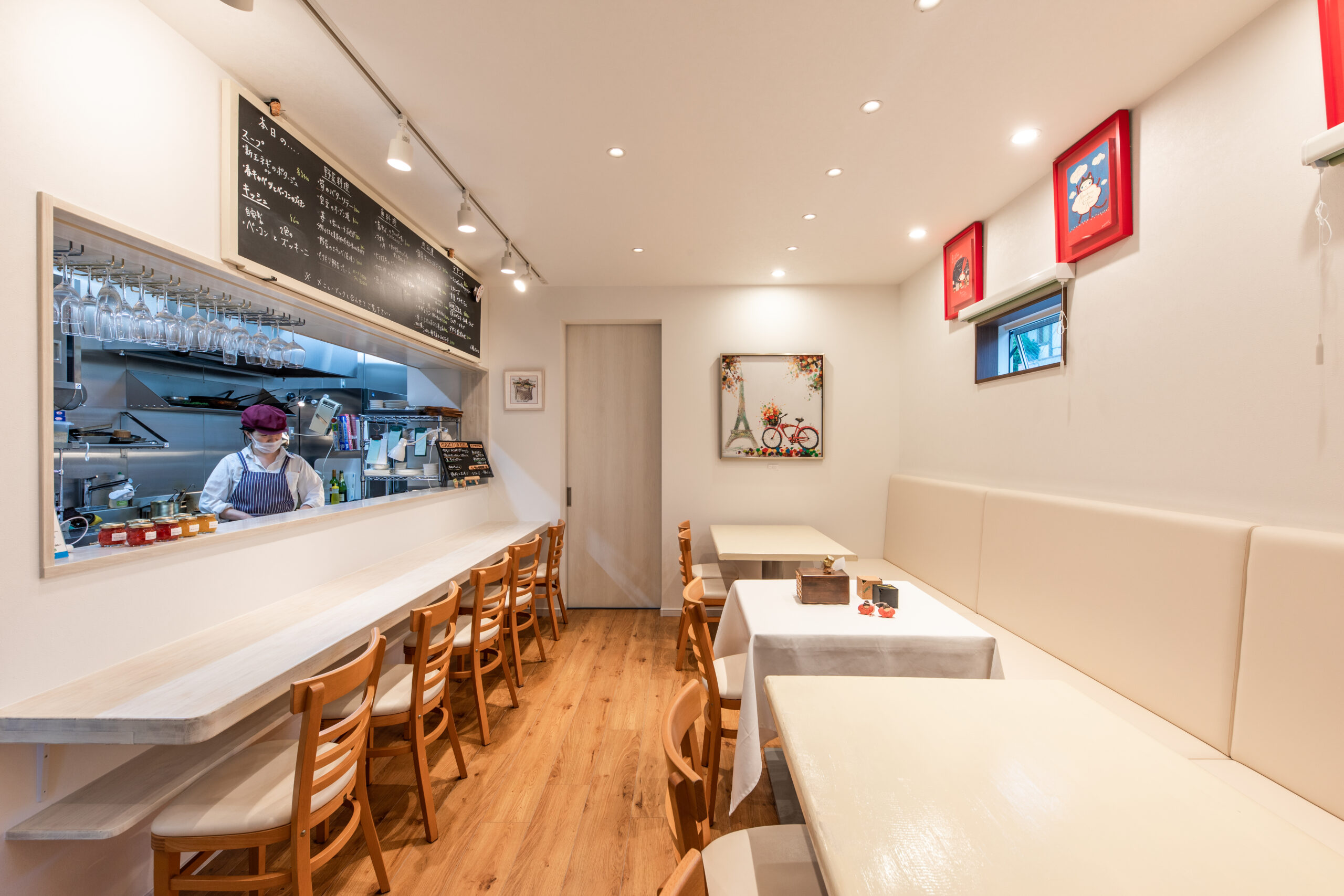 【店舗兼住宅】アットホームな雰囲気の飲食店とビルトインガレ…