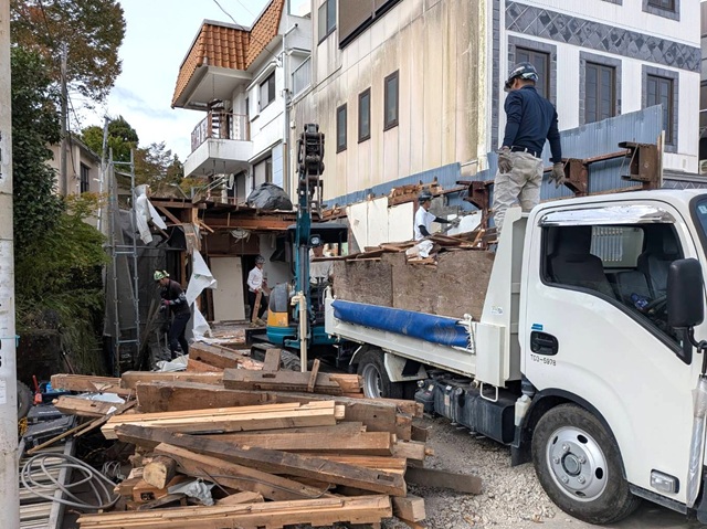 🏠御殿場市新橋Ｓ様邸　新築現場‐２　解体工事