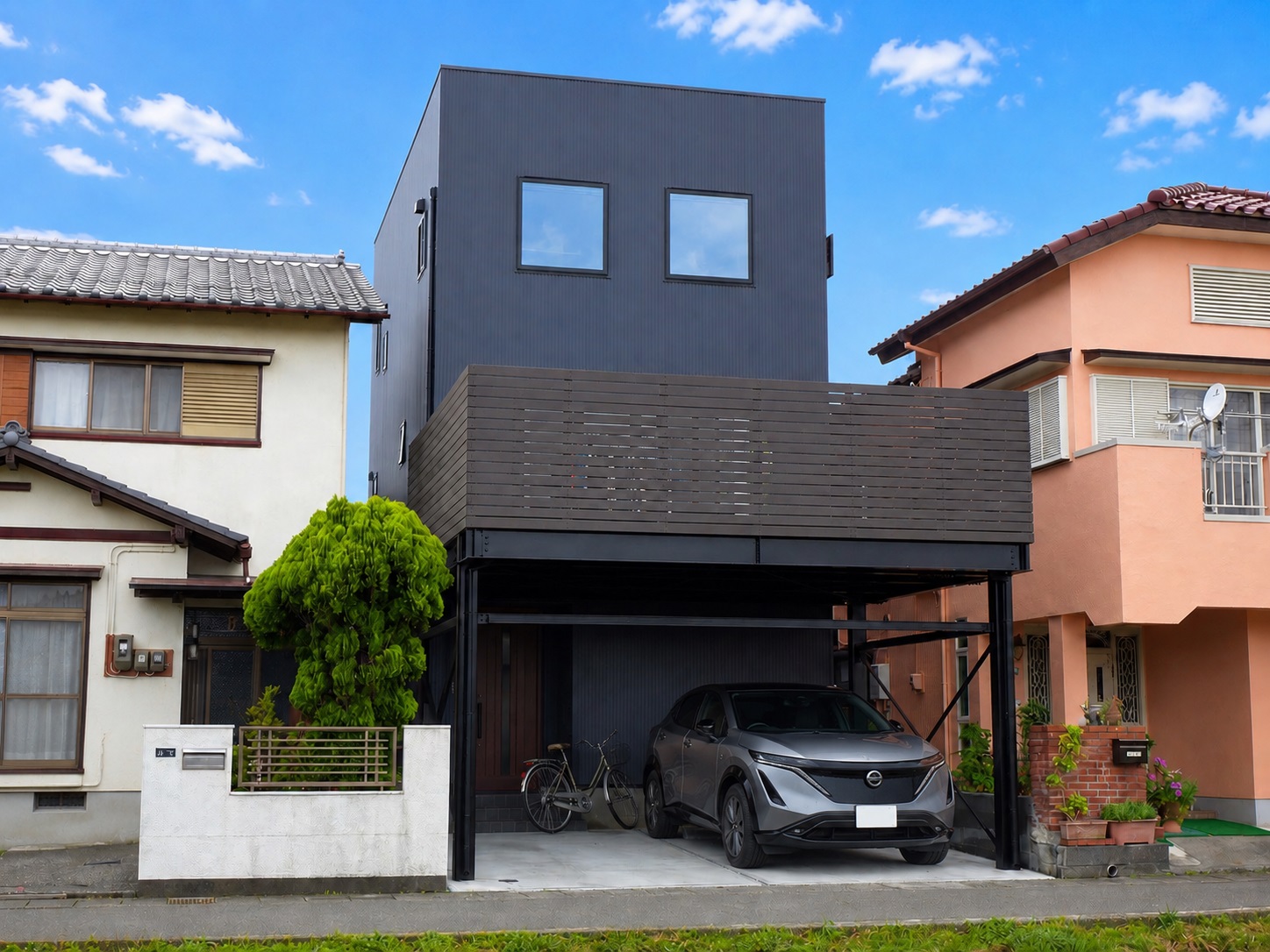 ブラックモダンで広々バルコニーのマイホームが完成!242