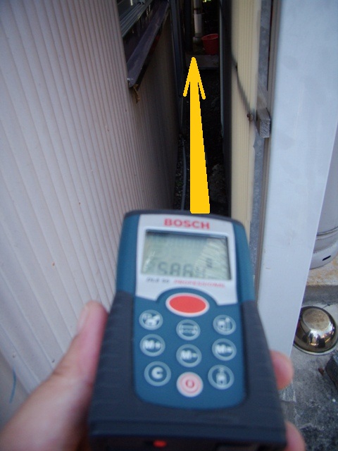 人が入れない隙間をどうやって測量するの？