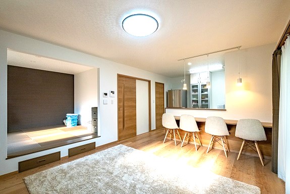 集いの場・個々のプライバシー、シーンに合わせてしっかり区切…