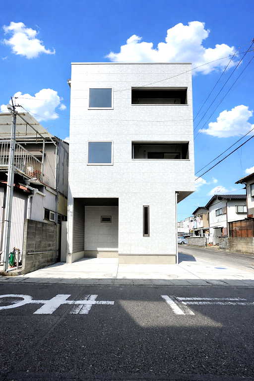 ホテルライクなモダンコンクリートの家