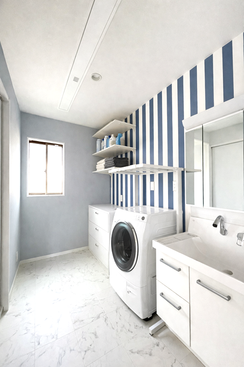 コンセプトカラーが映えるオリジナルマイホームが出来ました♪