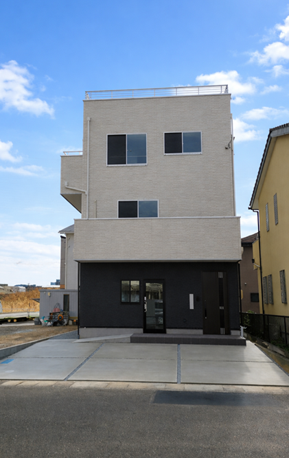 事務所を兼ねたこだわりのマイホームが完成!