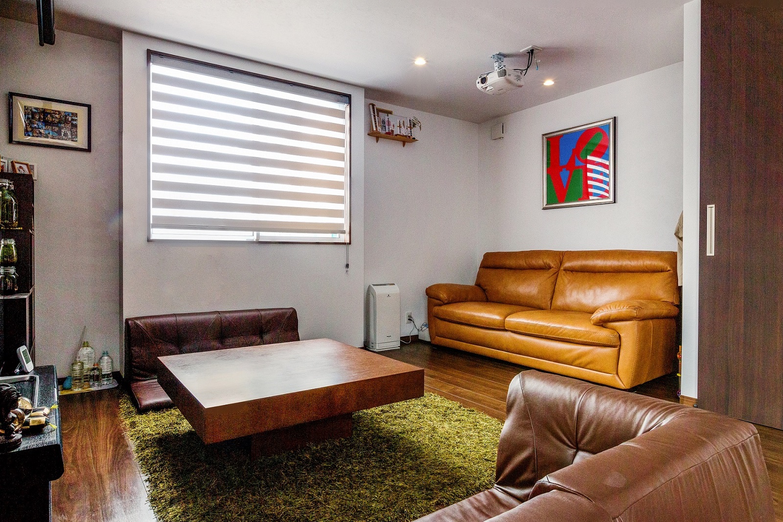 狭小の匠技！26坪の細長い敷地に富士山を望める屋上のある3階建…