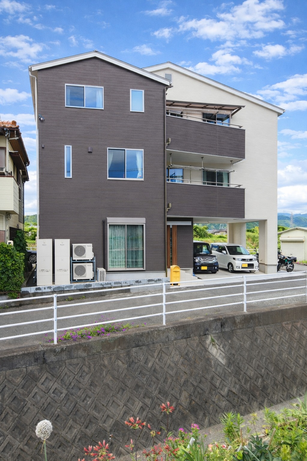 夢のビルトインガレージ付き三階建て住宅が完成しました！