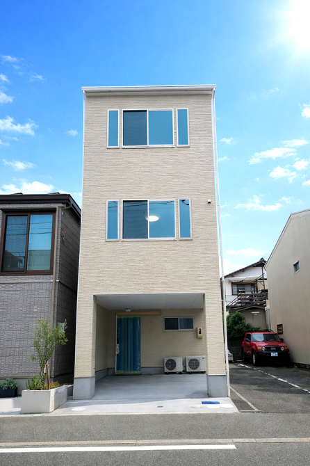 土地23坪で幅4.5mに大満足のマイホームが完成しました!