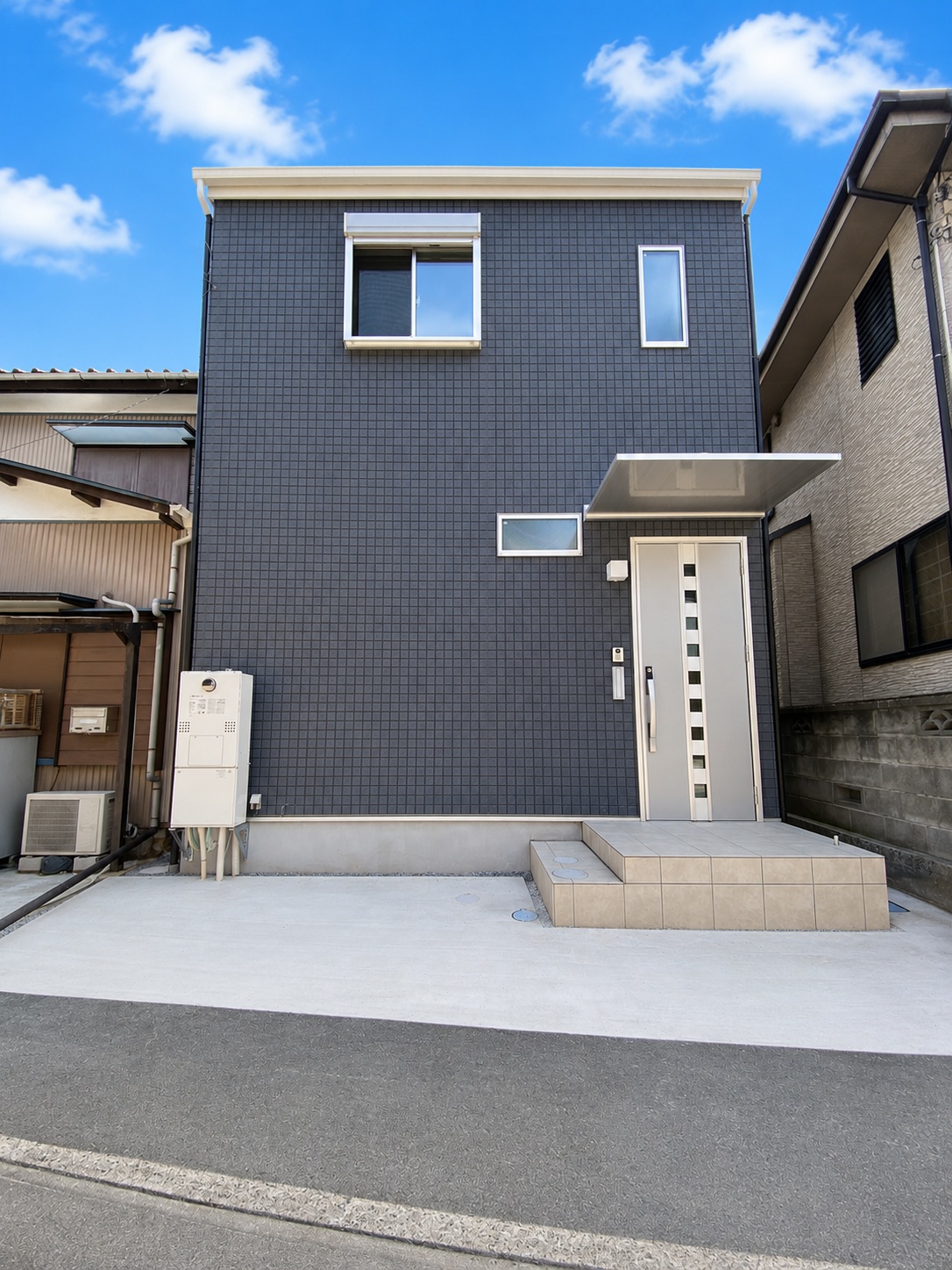 愛猫と楽しく暮らすネイビーモダンのキューブ型マイホーム！