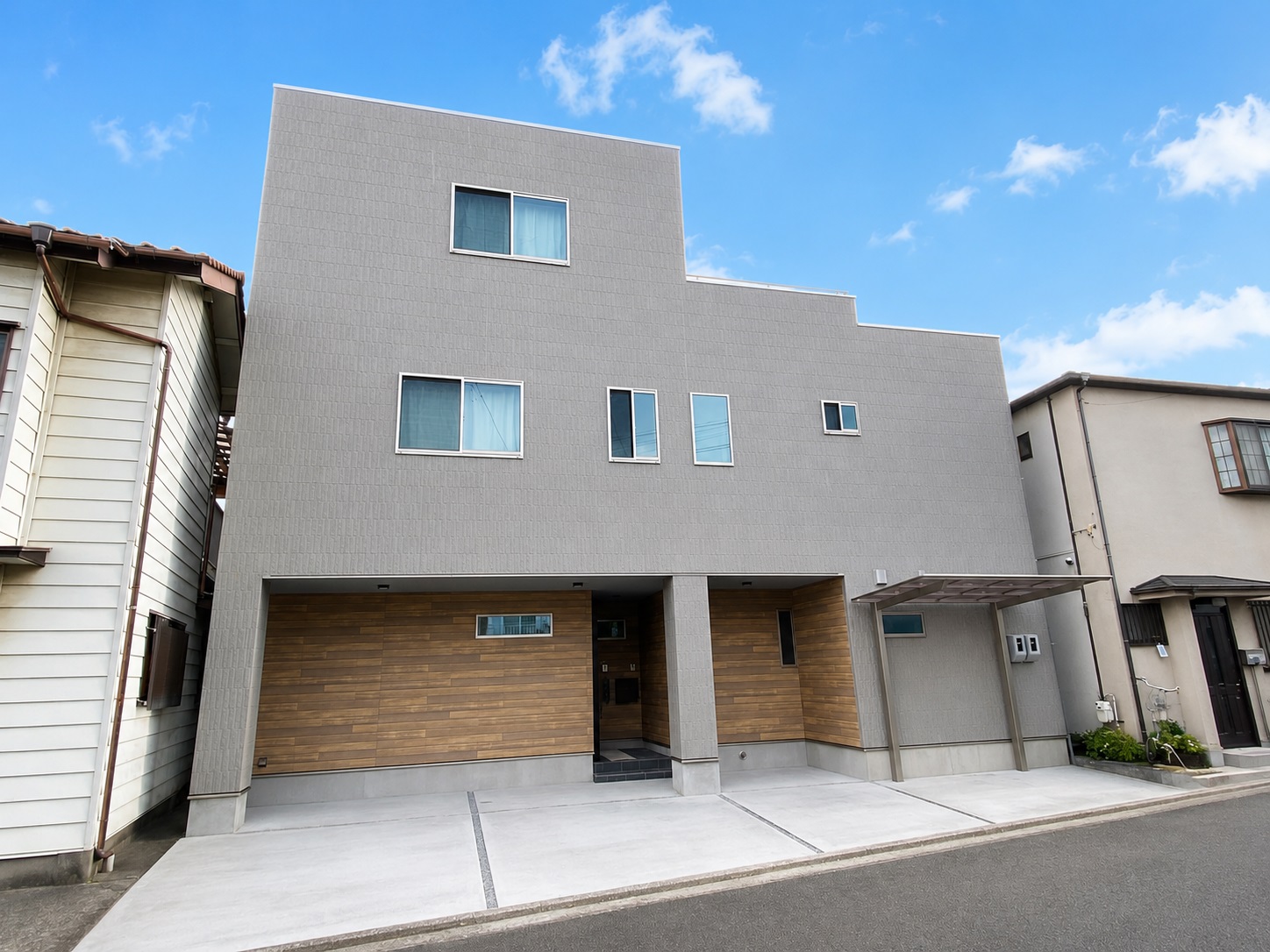 ゆったりリビング広々バルコニーの二世帯住宅が完成!