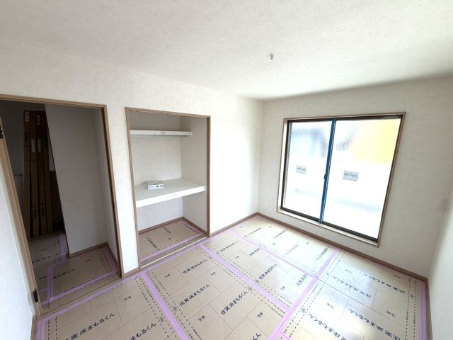 🏠静岡市駿河区馬淵Ｓ様邸　新築現場‐７　クロス貼り