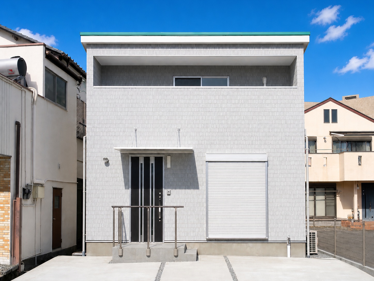 平屋のようで実は2階建てなんです(*_*)