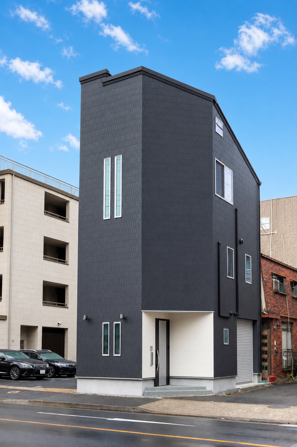 『土地9坪？？』にビルトインガレージ、三階建て、屋上バルコニ…