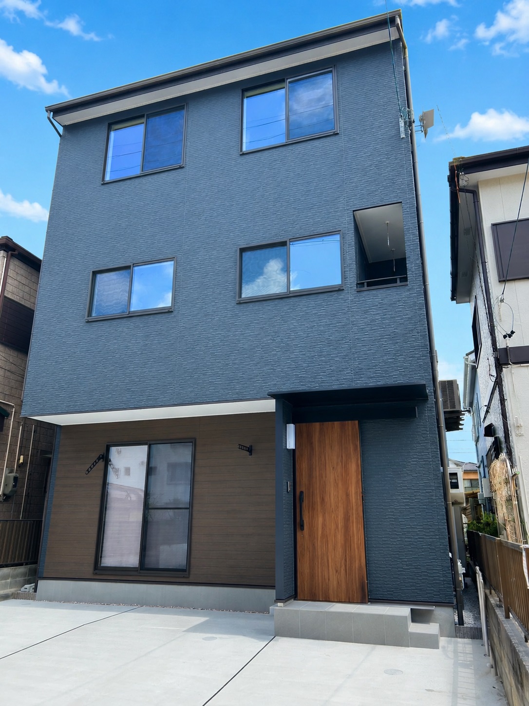 敷地面積23坪に個性とこだわりを詰め込んだ自分たちサイズの三階建て住宅!